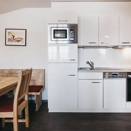 Kristall Apartament *